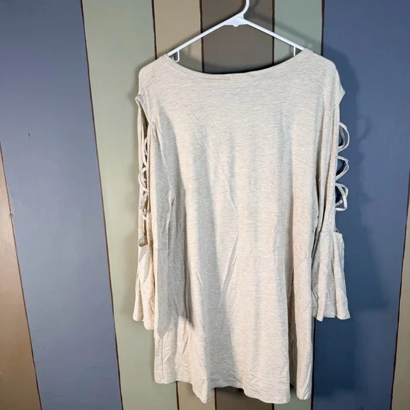 Plus size Boho Top with Bell-Sleeve and arm cut-outs-NWT-3XL - Picture 9 of 10